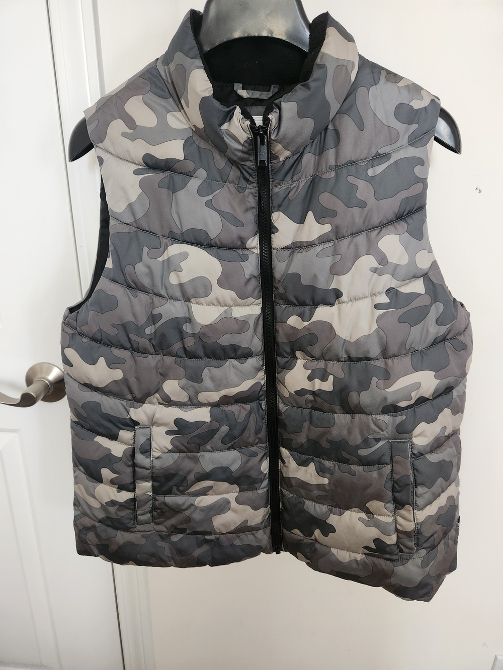 GAP Womens Green Camouflage Puffer Vest